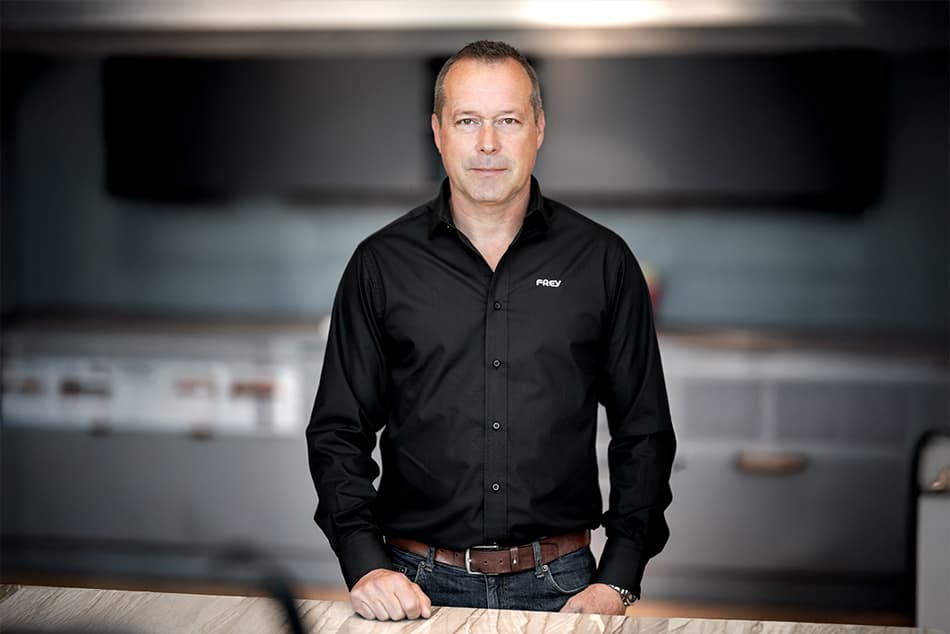 Portrait de Mike Blank, conseiller spécialisé en agencement intérieur chez Frey