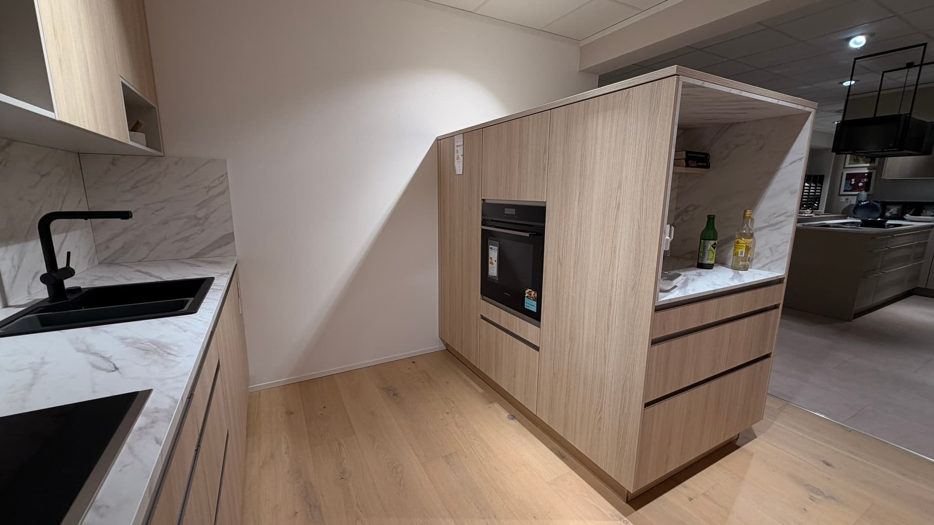 elementa AV 2040 en chêne clair avec plan de travail Carrara blanc — vue 5